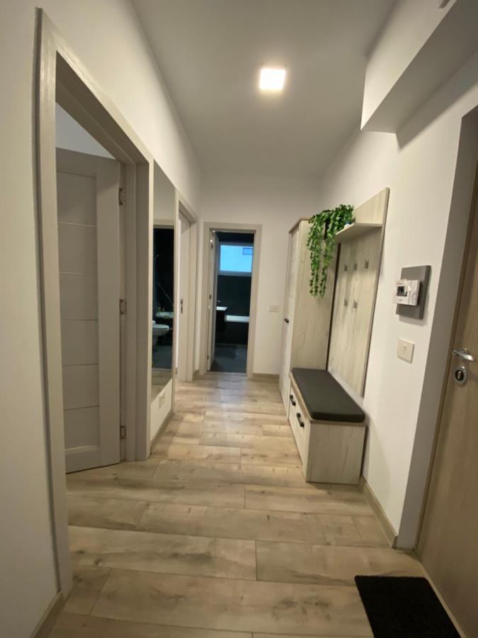 Rose Luxury Apartment Oradea - Felix Luaran gambar